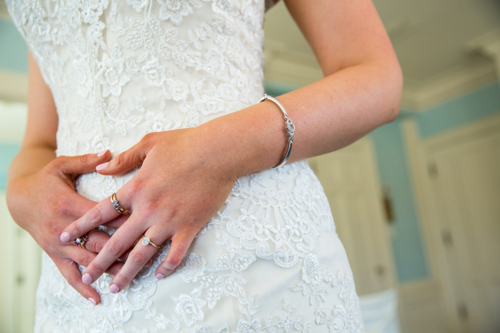 Mansion Wedding bride jewelry details
