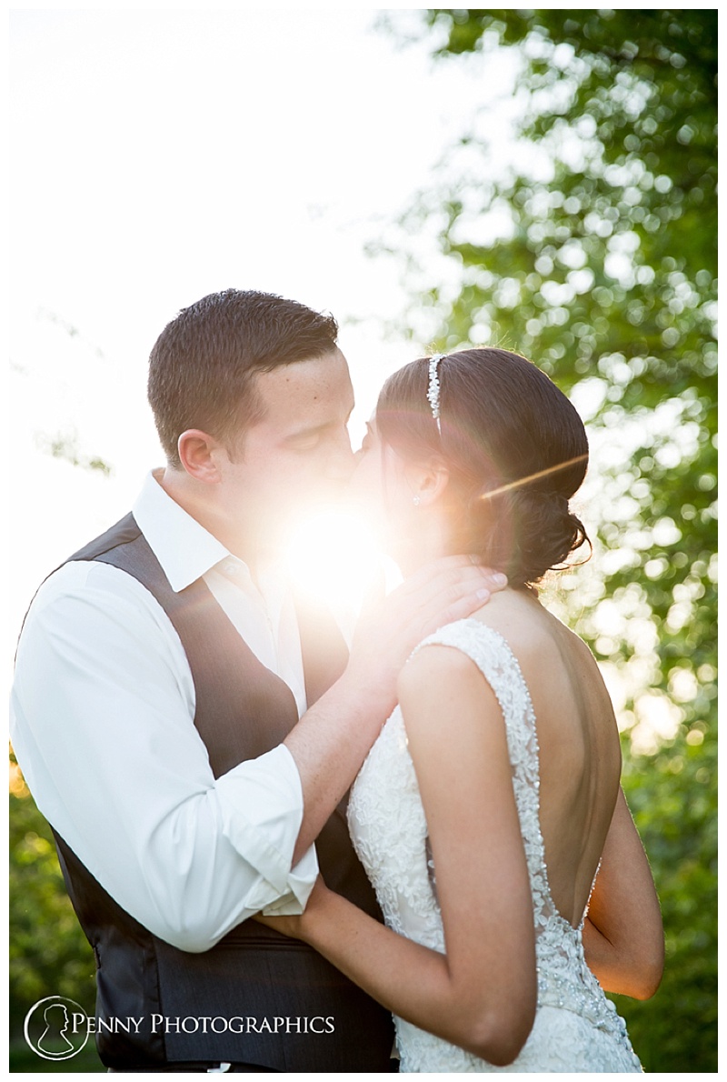 Blackberry Ridge Wedding couple sun kiss